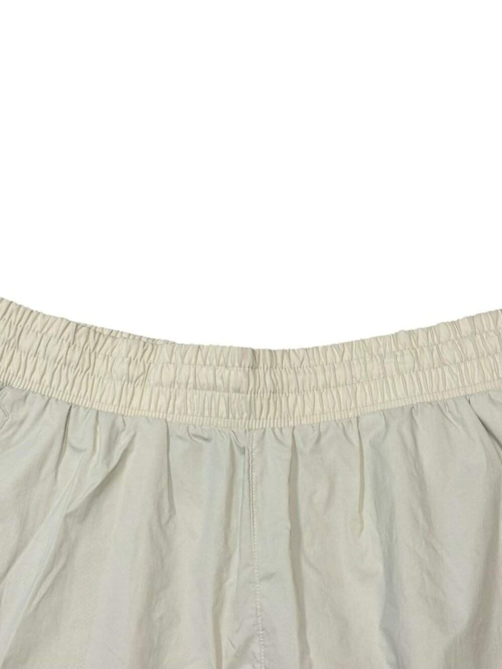 NWOT Under Armour Women's Flex Woven 3" inseam Shorts Size XL Beige - Picture 2 of 8
